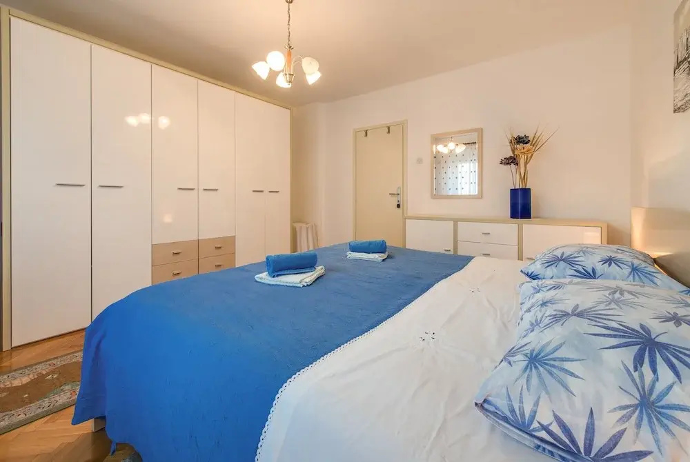 2 Bedrooms Apartment with balcony and with sea view
