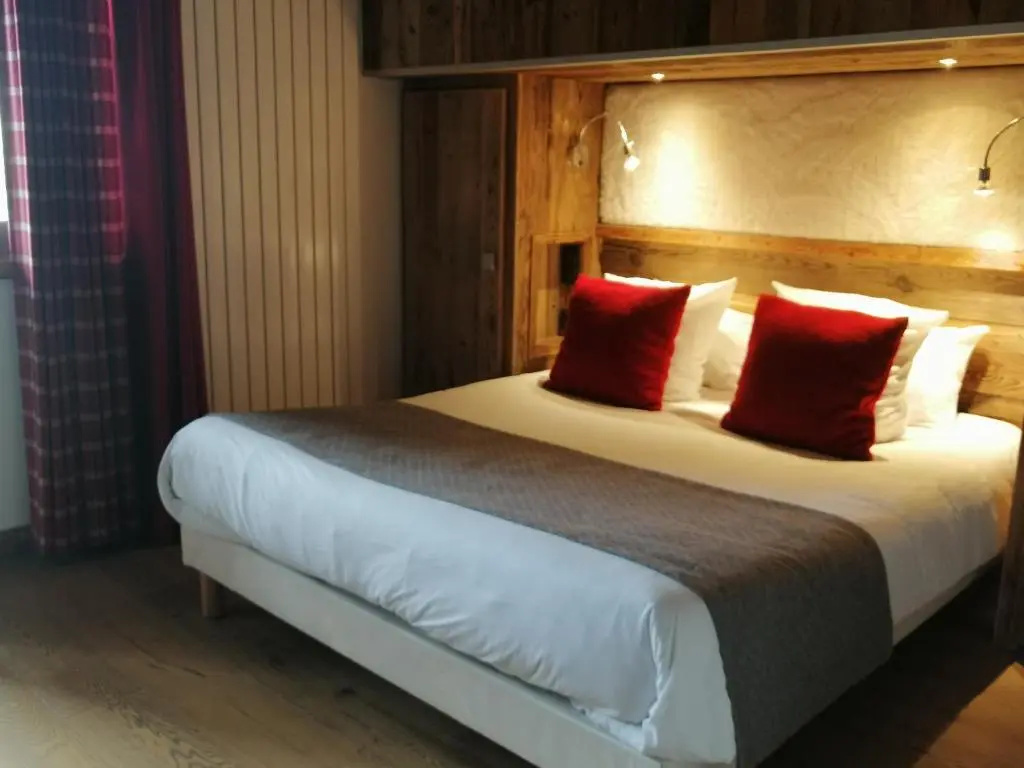 Standard Double room (full double bed)