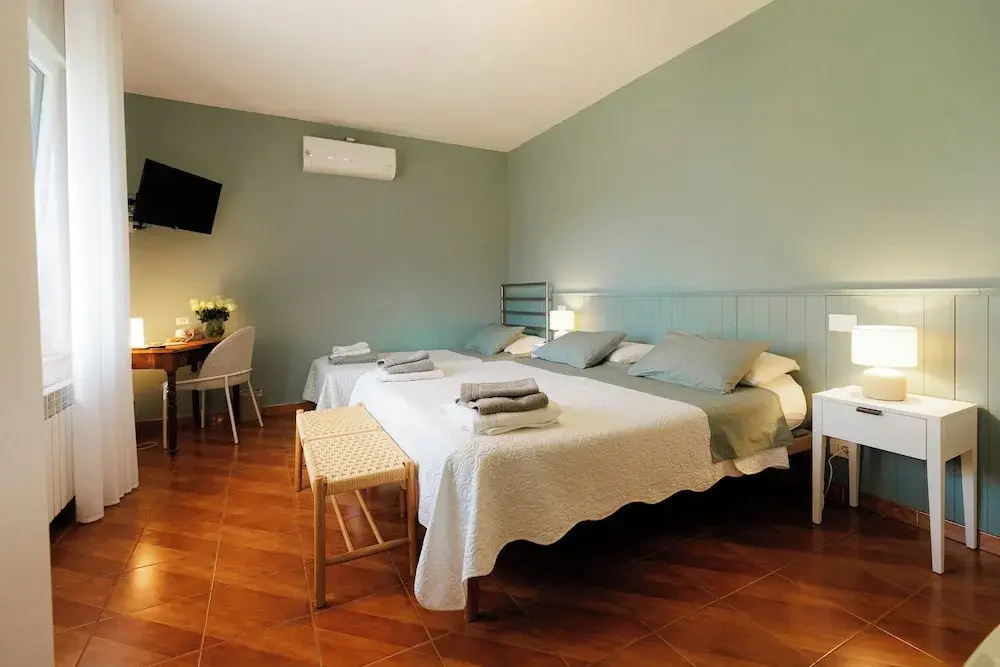 Standard Triple room with balcony