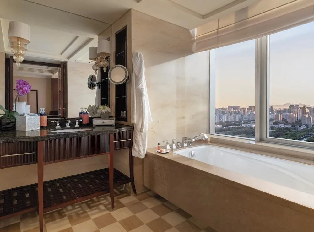 Four Seasons Double room (full double bed)