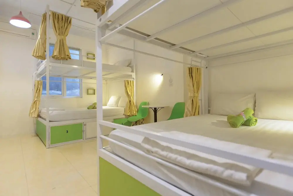4 Bedrooms Standard Quadruple Family room