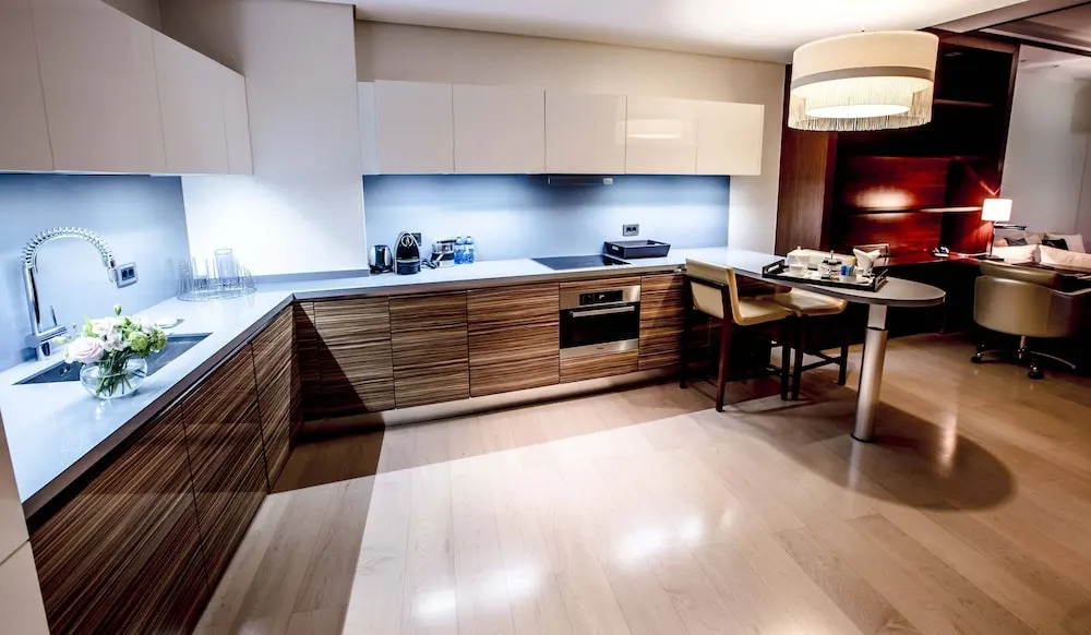 Апартаменты в отеле Fairmont Baku в комплексе «Огненные башни» - фото 28