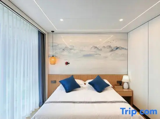 Standard Double room with balcony and with lake view (full double bed)