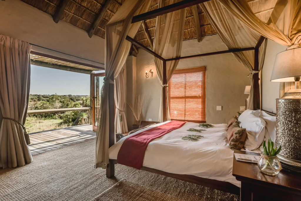 Hlosi Game Lodge - Amakhala Game Reserve - фото 4
