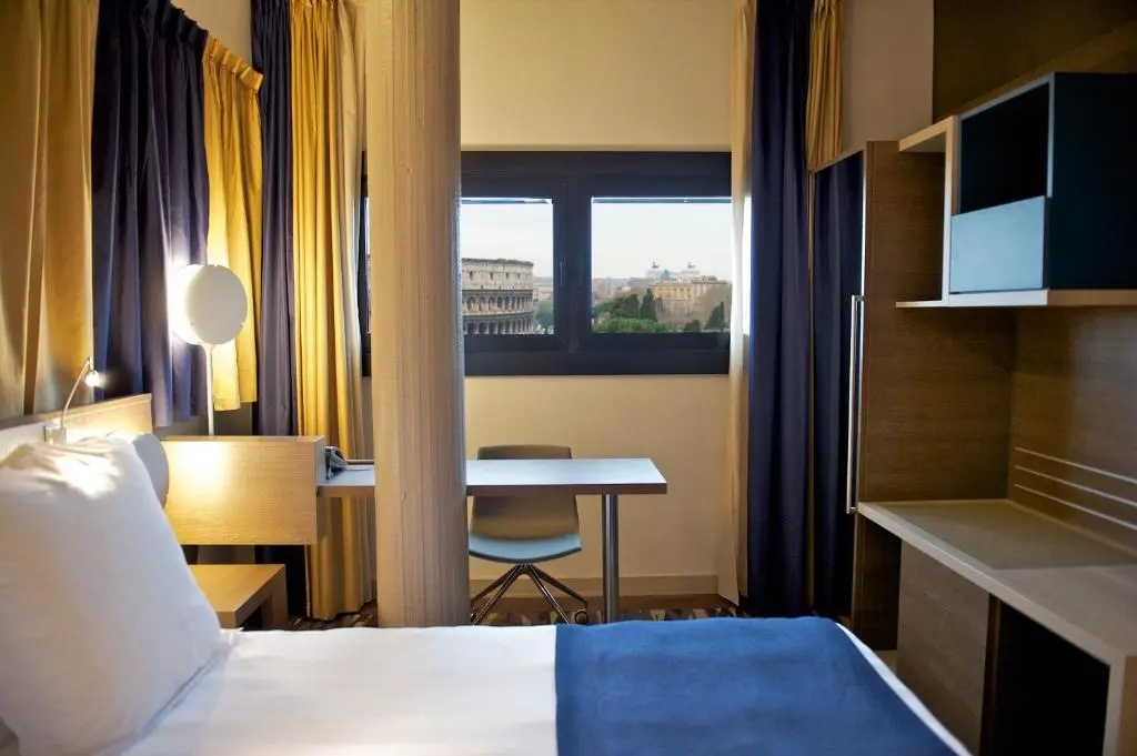Mercure Roma Centro Colosseo - Tap to explore photos
