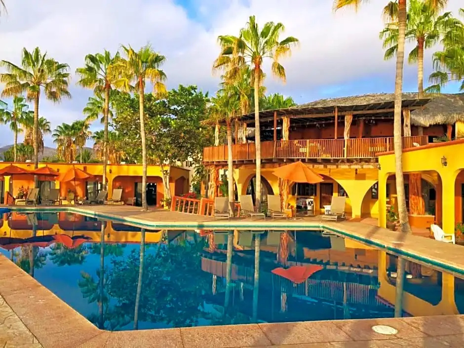 Standard room with pool view