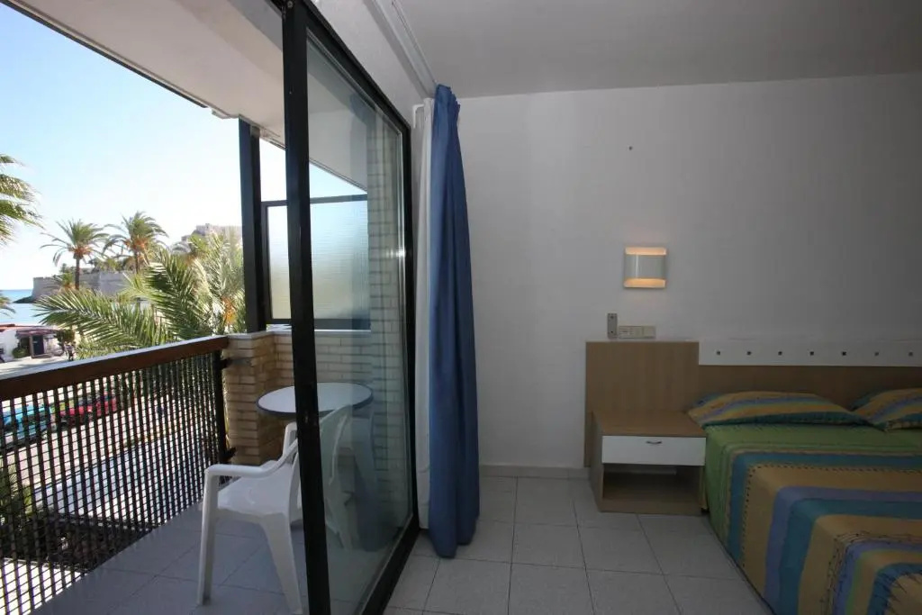 Standard Quadruple room with sea view