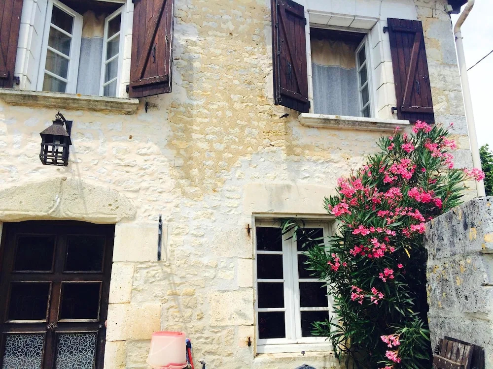 House With 6 Bedrooms in Montignac-charente, With Private Pool, Enclos