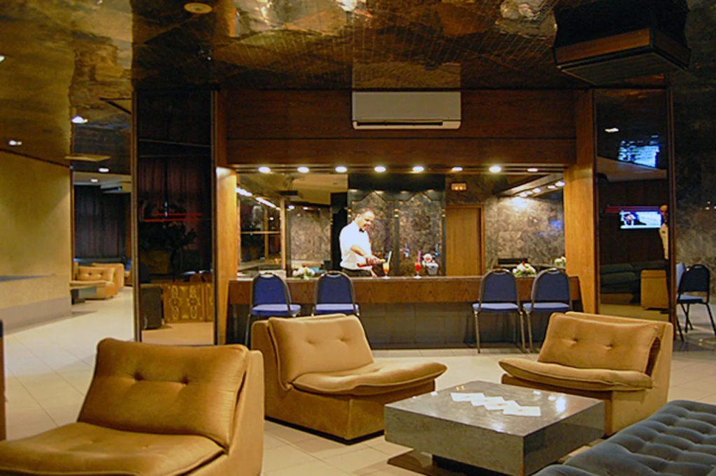 Lobby & Reception