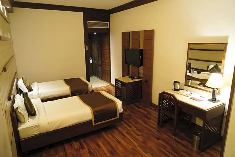 Deluxe Double room (full double bed)