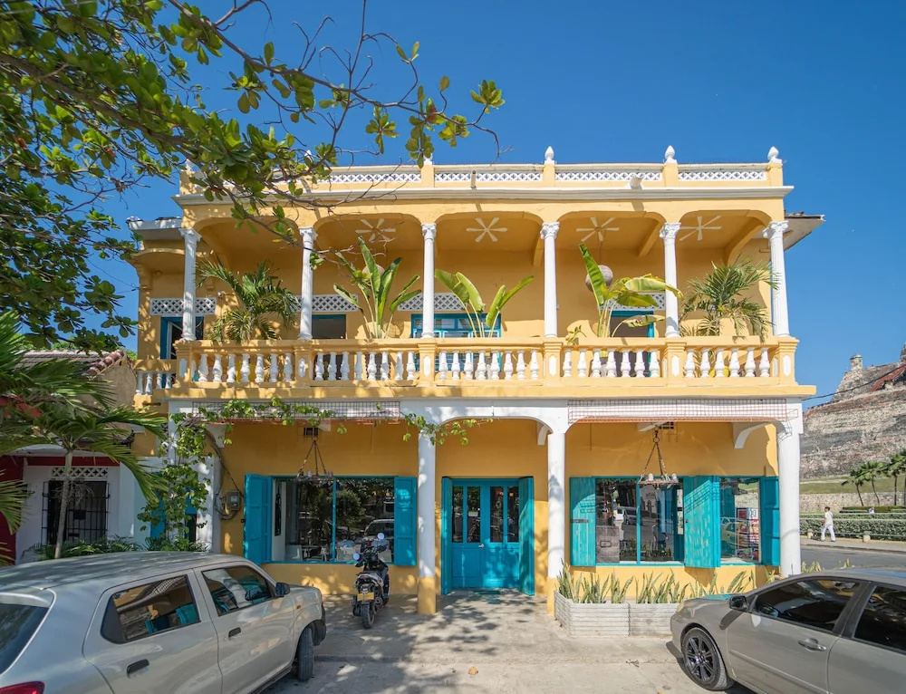 Barajas House