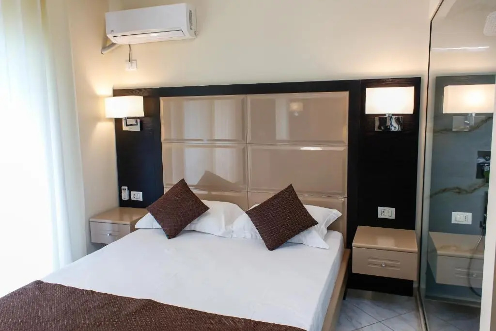Standard Double room with balcony and with sea view (full double bed)