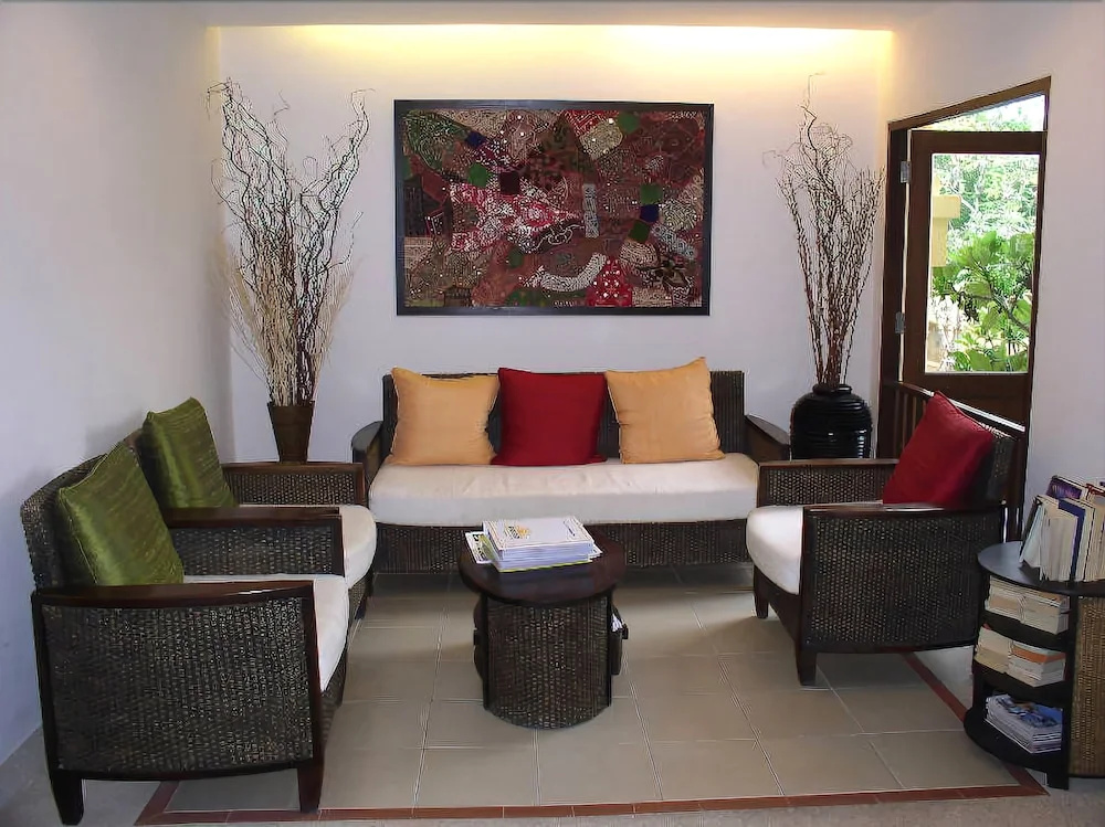 Lobby & Reception