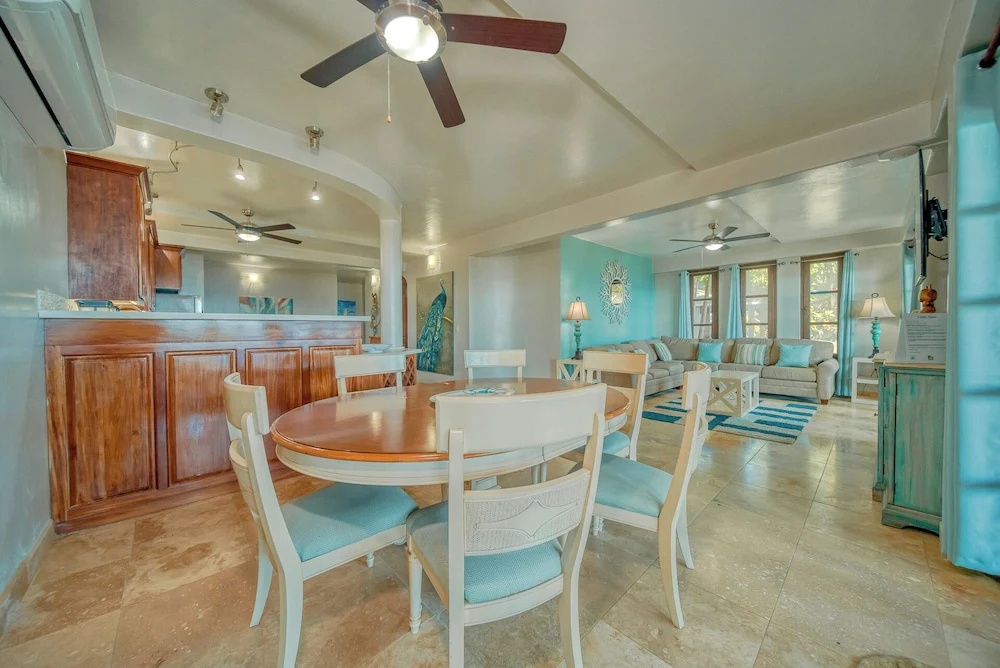 2 Bedrooms Luxury Suite with pool view