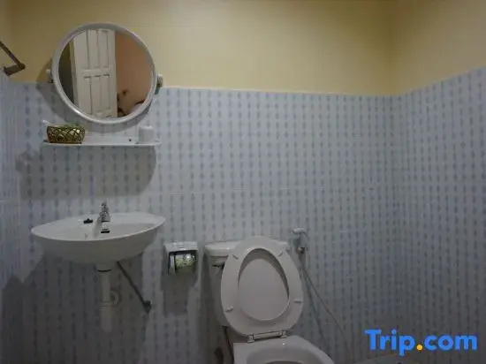 Deluxe Double room with balcony (full double bed)