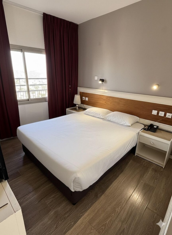 Classic room with balcony and with garden view
