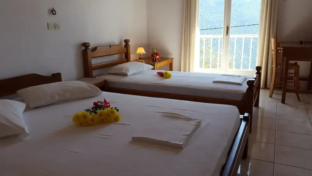 Standard Triple room with balcony and with mountain view