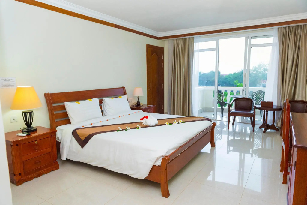 Deluxe Double room (full double bed)