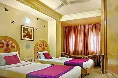 Capital O 333 Hotel Crystal Homes - Chambres