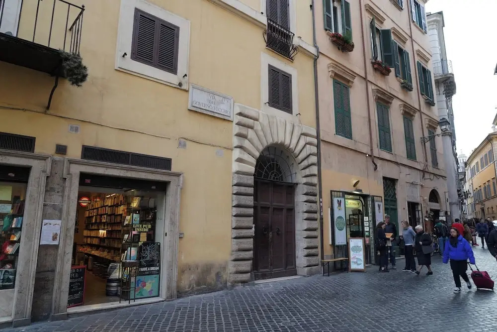 navona jacuzzi apartment