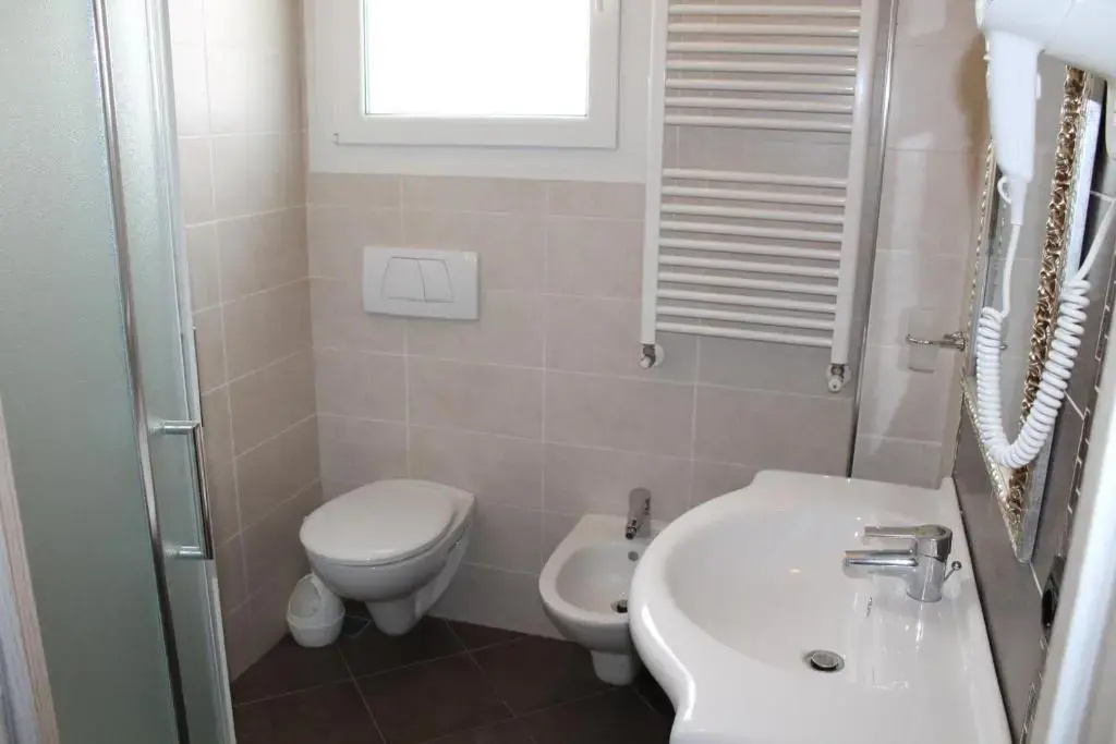 Standard Triple room with balcony