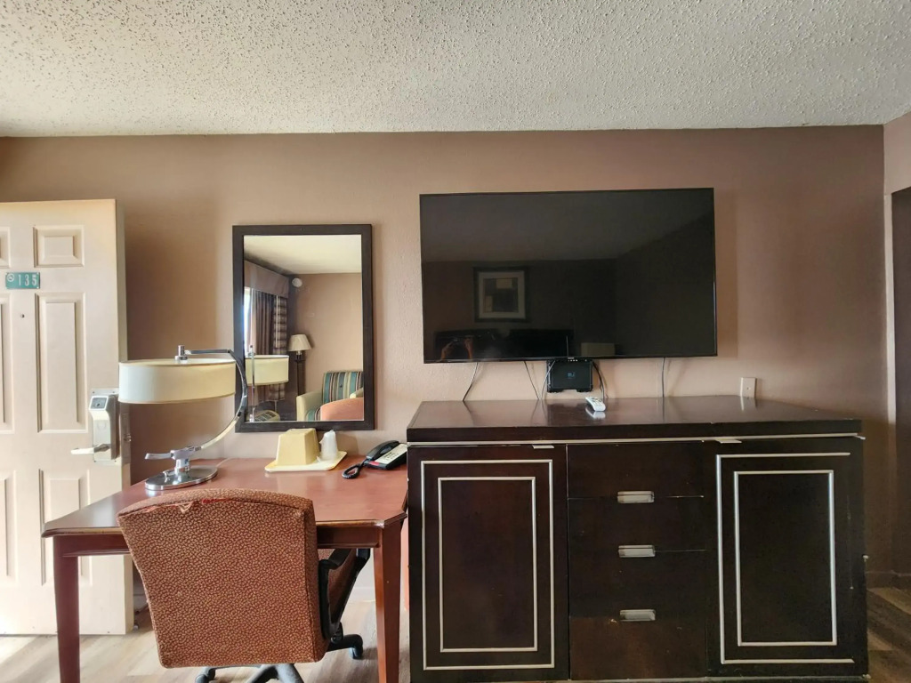 Satellite Inn - фото 43