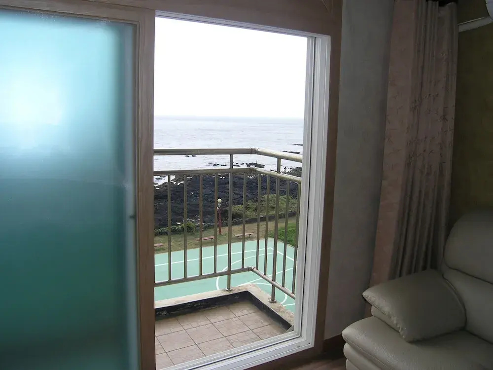 Balcony & Terrace