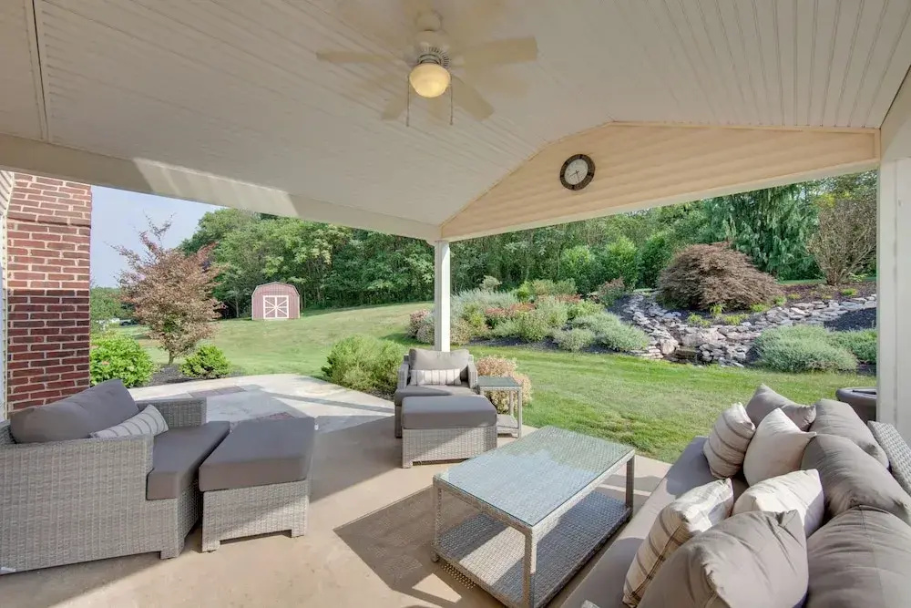 Game Room & Covered Patio: Hummelstown Hideaway