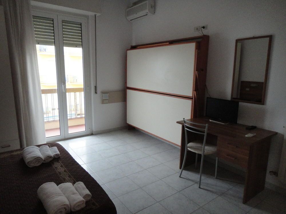 gallery_image_hidden_19