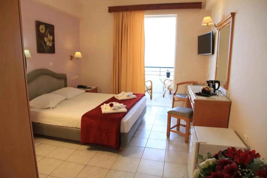 Double room with sea view (full double bed)