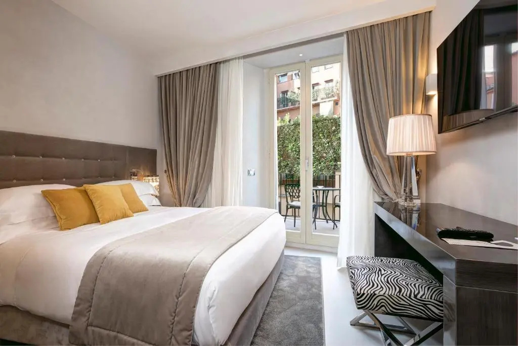 Superior Double room (full double bed)