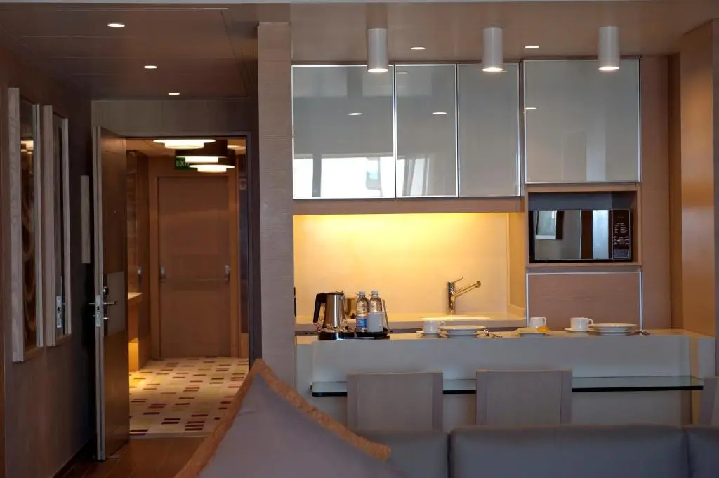 1 Bedroom Deluxe Suite with balcony