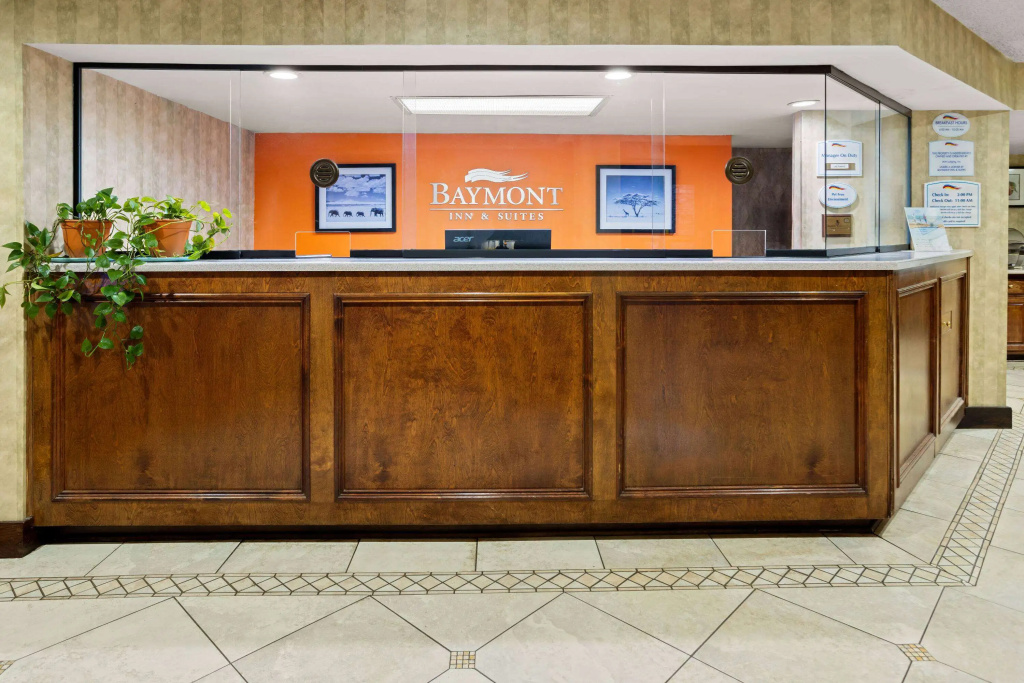 Lobby & Reception