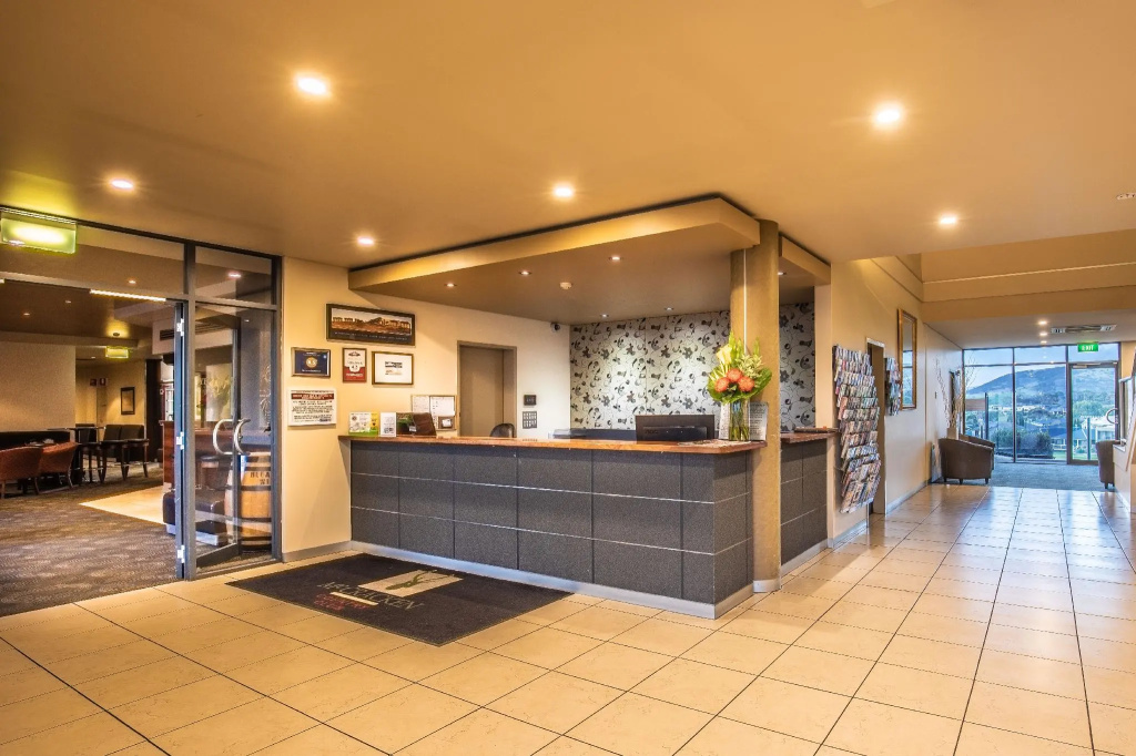 Lobby & Reception