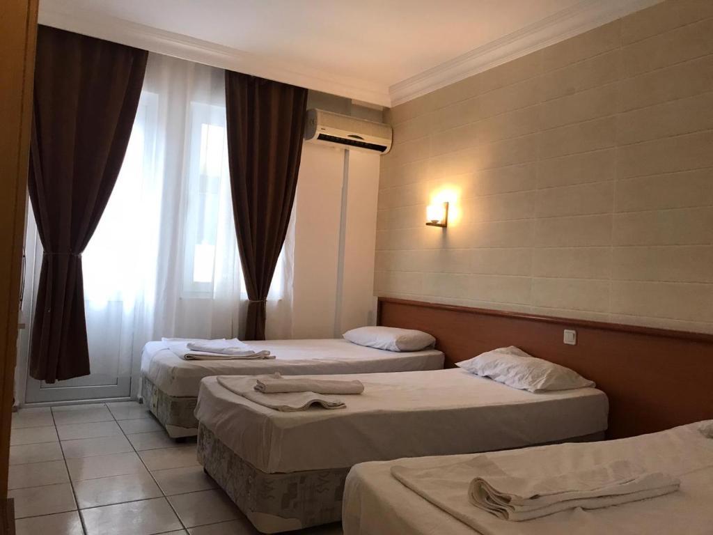 Трёхместный номер Deluxe в Moonlight Hotel