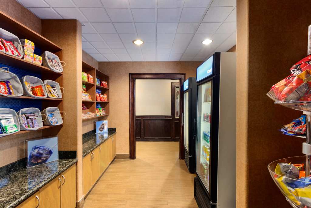 Food & Beverage