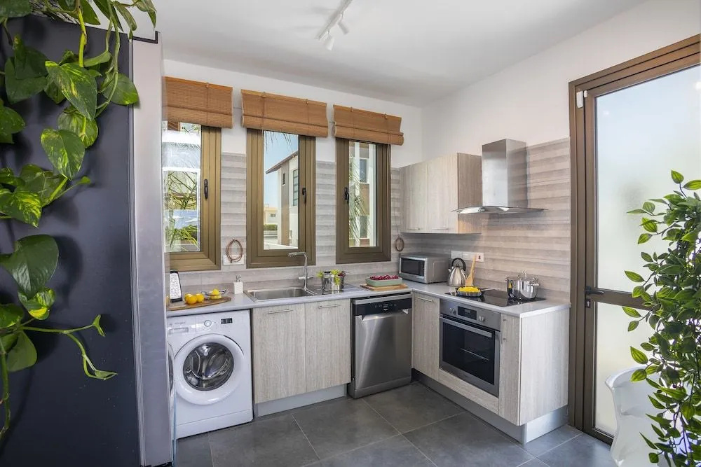 Louis Chris Le Mare Villa, Протарас, Кіпр мініатюра 18