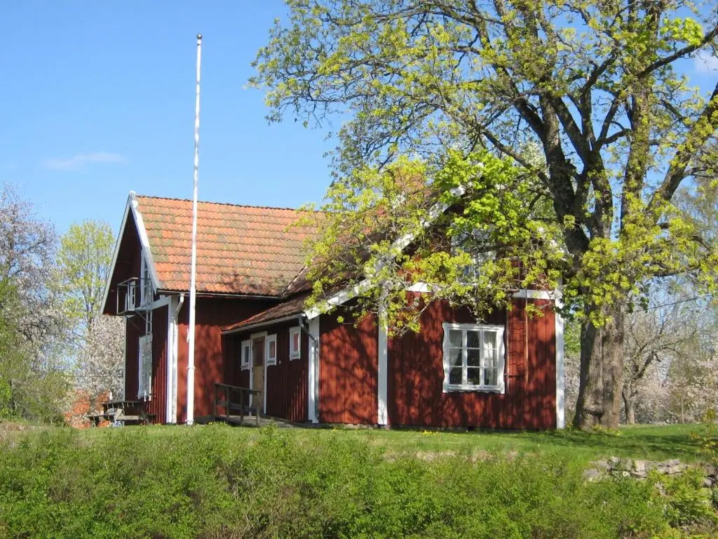 4 Bedrooms Cottage