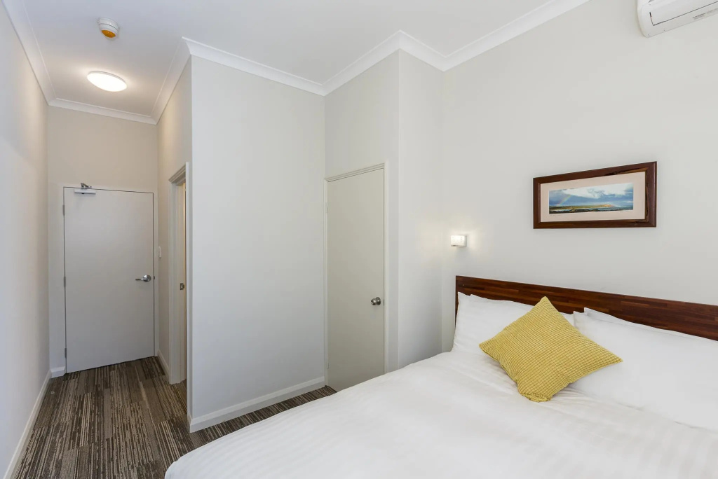 Deluxe Double room (full double bed)