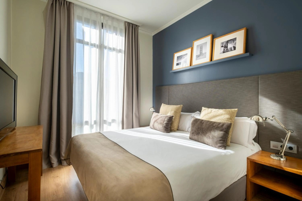 Отель Apartments Sixtyfour в Барселоне