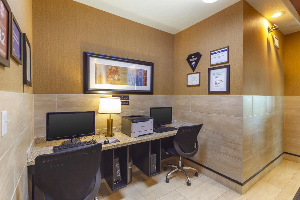 Best Western Plus Sherwood Park Inn & Suites - фото 3