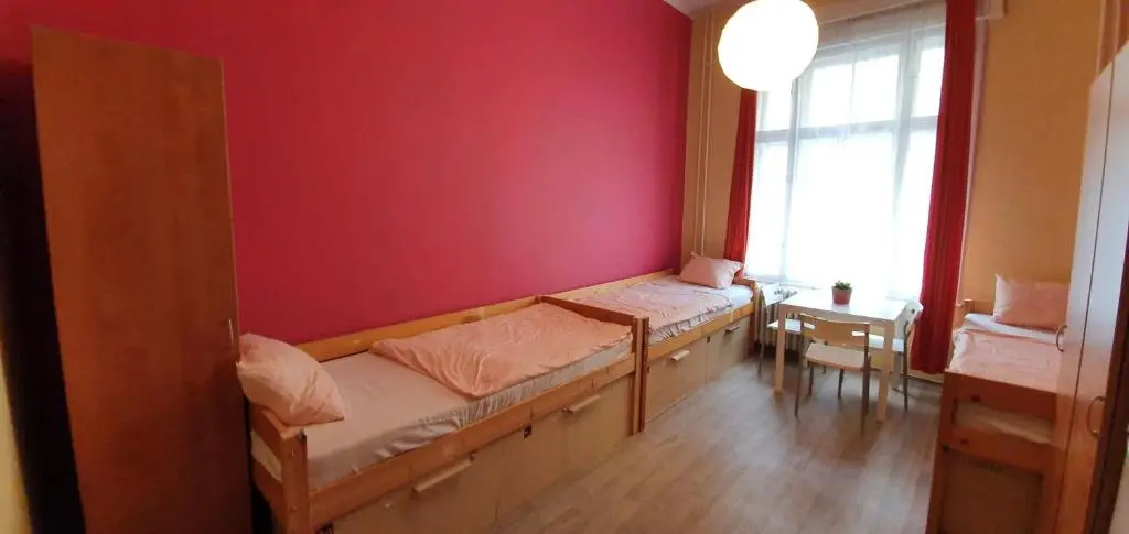 Economy room