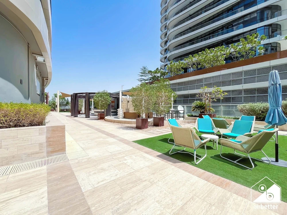 Elegant 2-bed Retreat Stunning Downtown Views