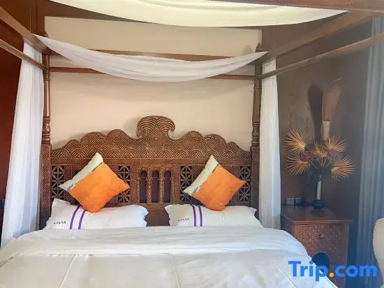 4 Bedrooms Villa