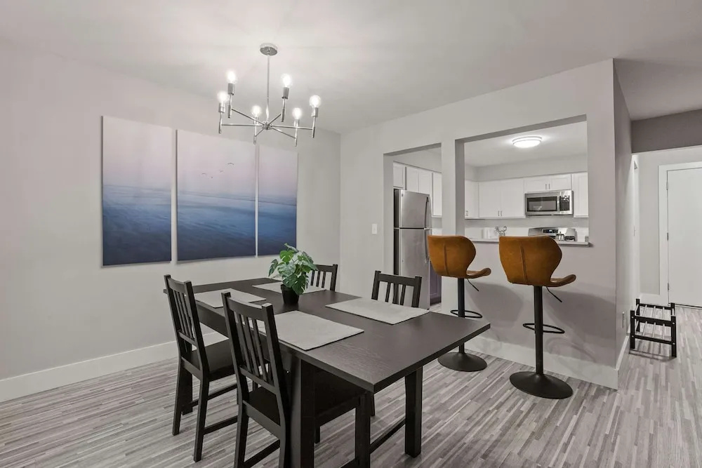 Modern 2BR 2BA Apartment With Pleasant Views