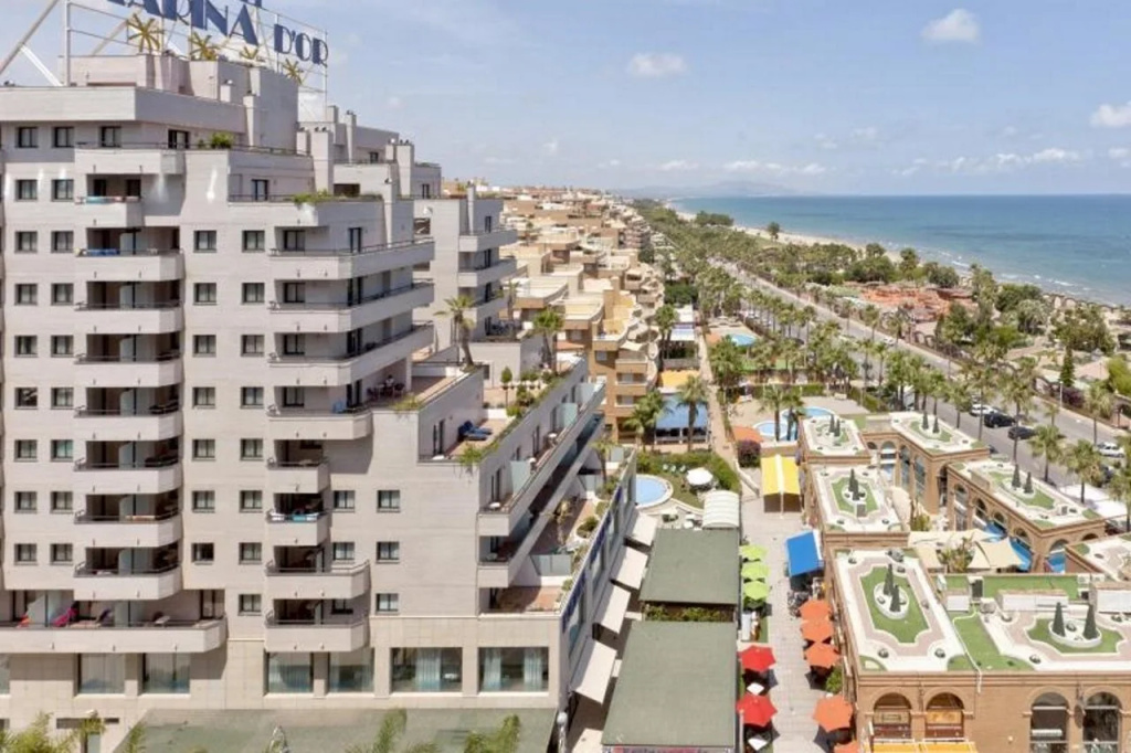 Beach & Waterfront