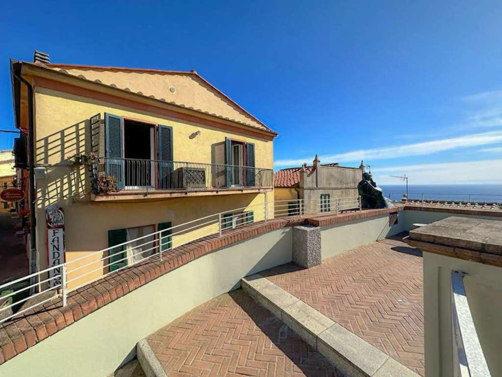 Apartment in the main square of Capoliveri with sea view-In Piazza Vista Mare