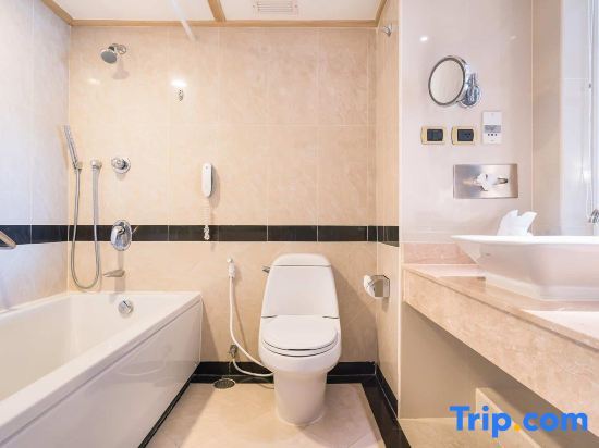 Двухместный люкс Mini Plus с видом на восход двуспальная кровать в Royal Cliff Beach Hotel Pattaya