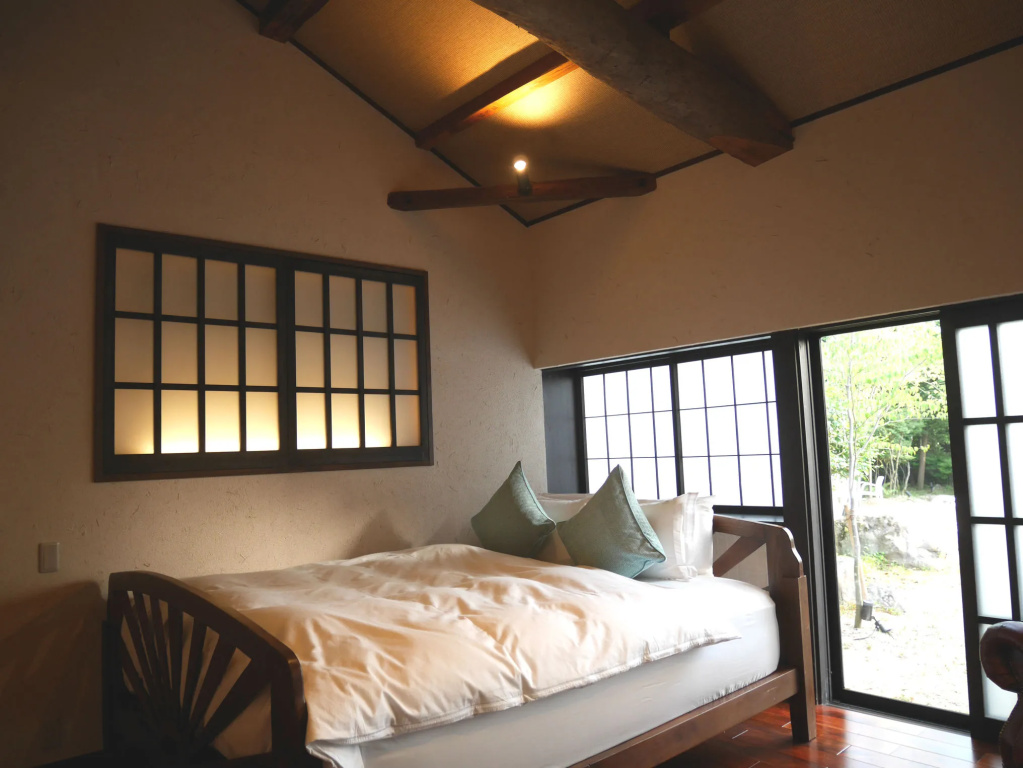 Standard Double room with garden view (full double bed)