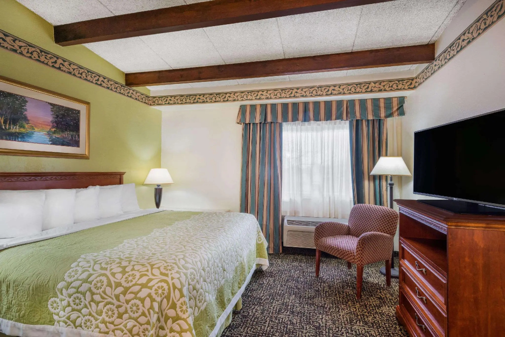 Double Suite (full double bed)